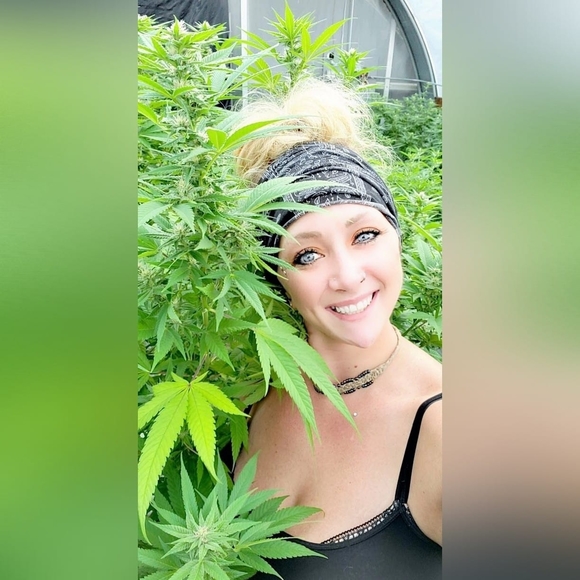 Meet your Posher, Calli - Picture 1 of 1